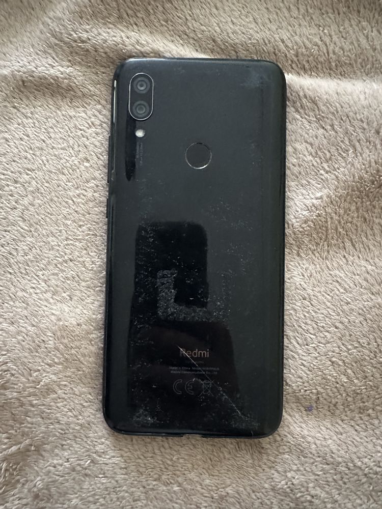 Телефон Redmi 7.