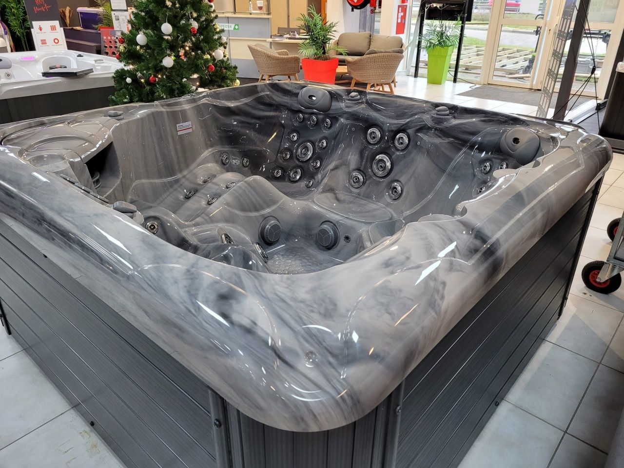 Jacuzzi ogrodowe  Ruby od Platinum Spas Spas okazja