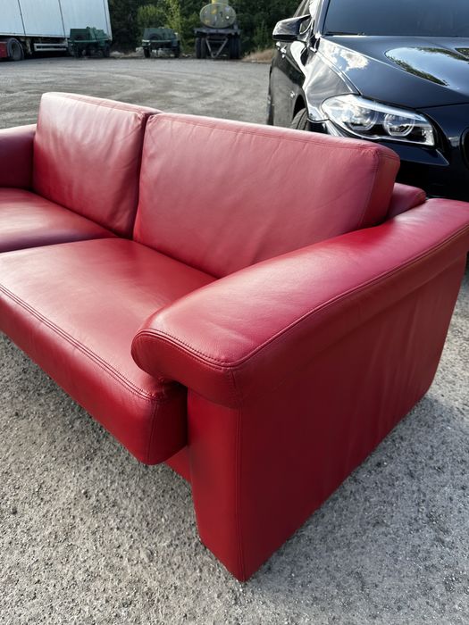Диван червоний шкіряний (з Європи)