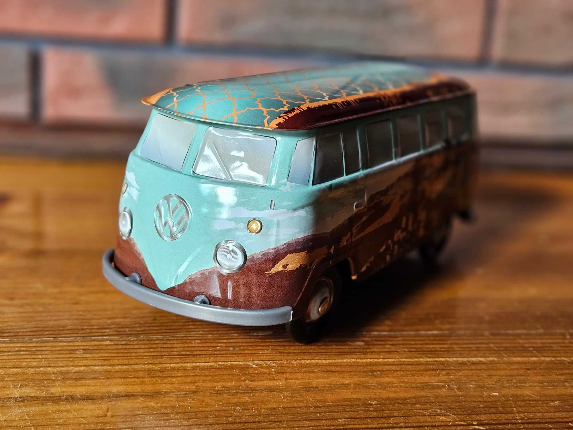 Volkswagen Bus VW T1 dekoracyjny licencjonowany model, metalowa puszka