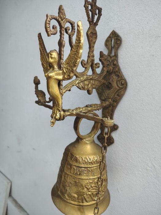 Mosiężny dzwon ścienny