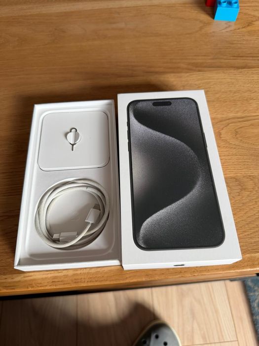 Iphone 15 Pro Max. 512 GB. 8RAM. Stan idealny.