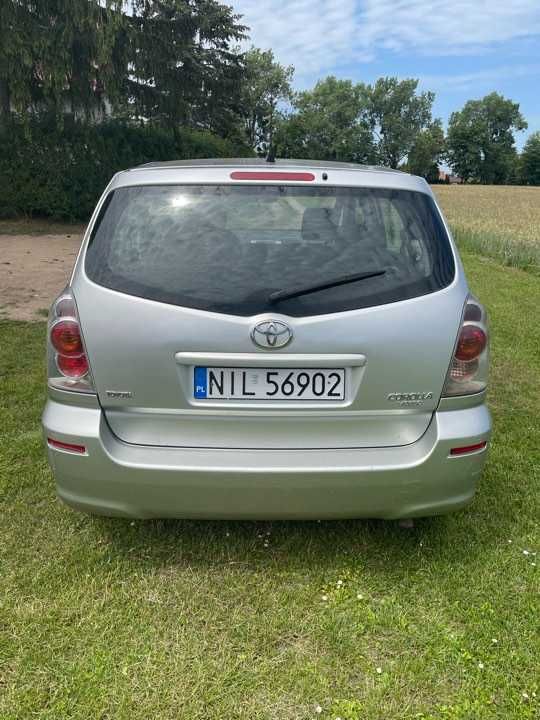 Toyota Corolla Verso 2004r.