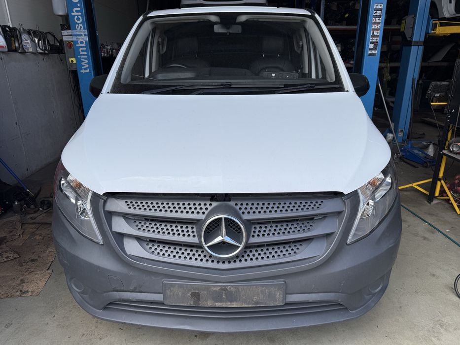 Mercedes Vito 447 przód kompletny maska zderzak lampy wzmocnienie