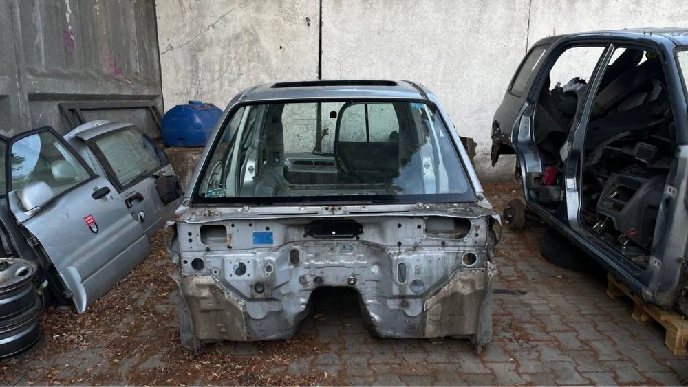 Разборка Сузуки Гранд Витара 2003г 2.0д разборка Suzuki Grand Vitara