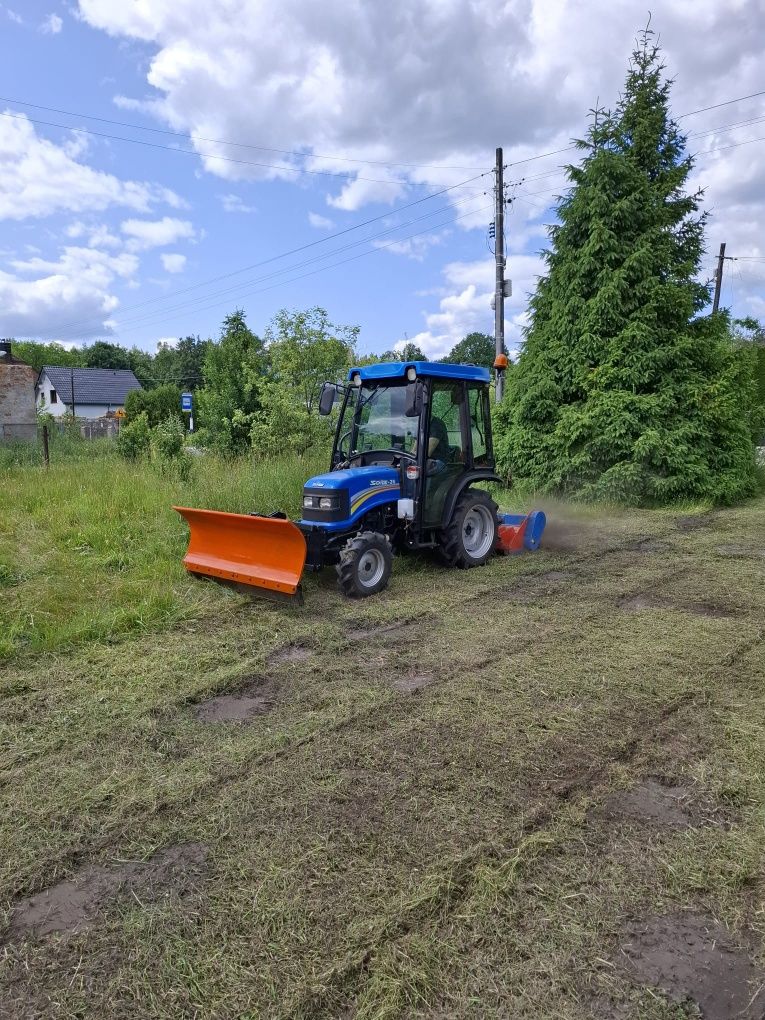Traktorek Solis 26 z kabiną i pługiem śnieżnym