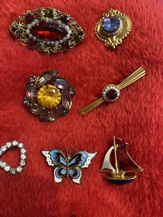 Винтажные украшения. Старые броши .
