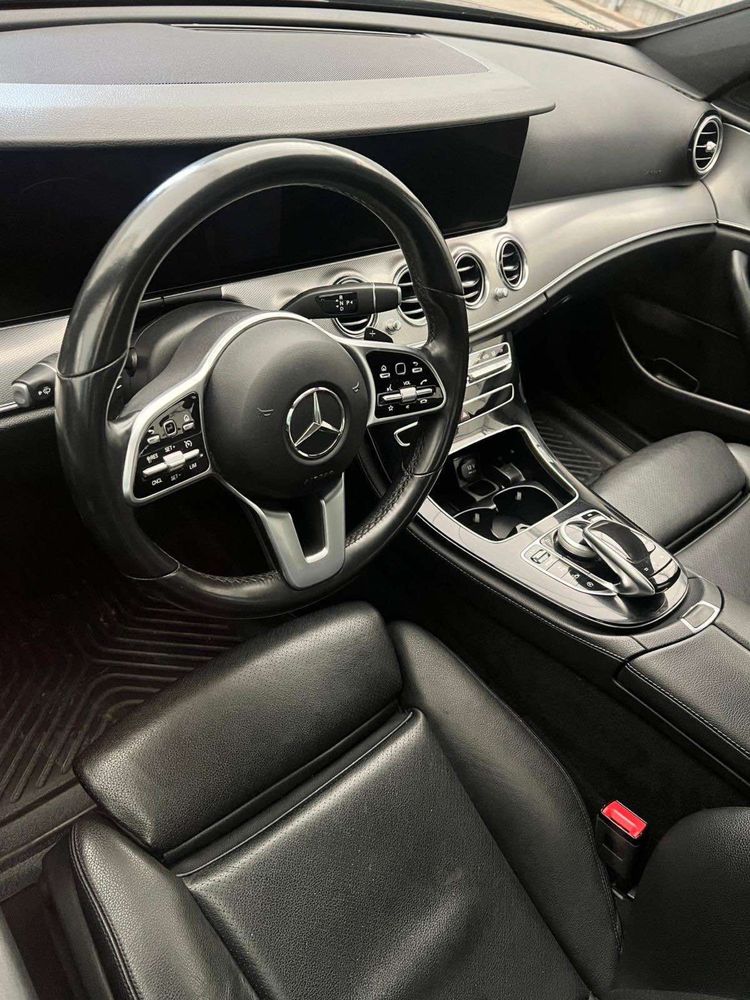 Мерседес e220 4 matic 2019