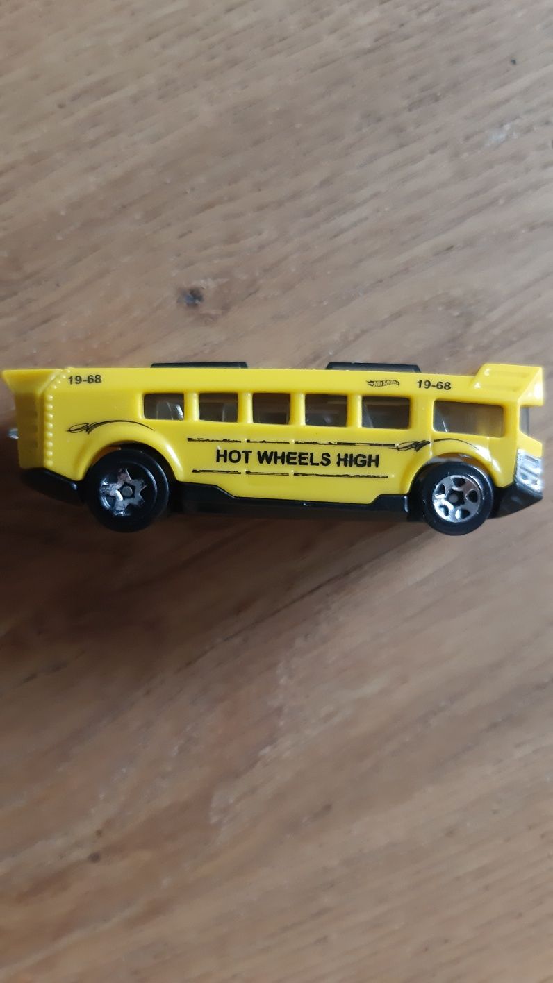 Autobus Hot Wheels High