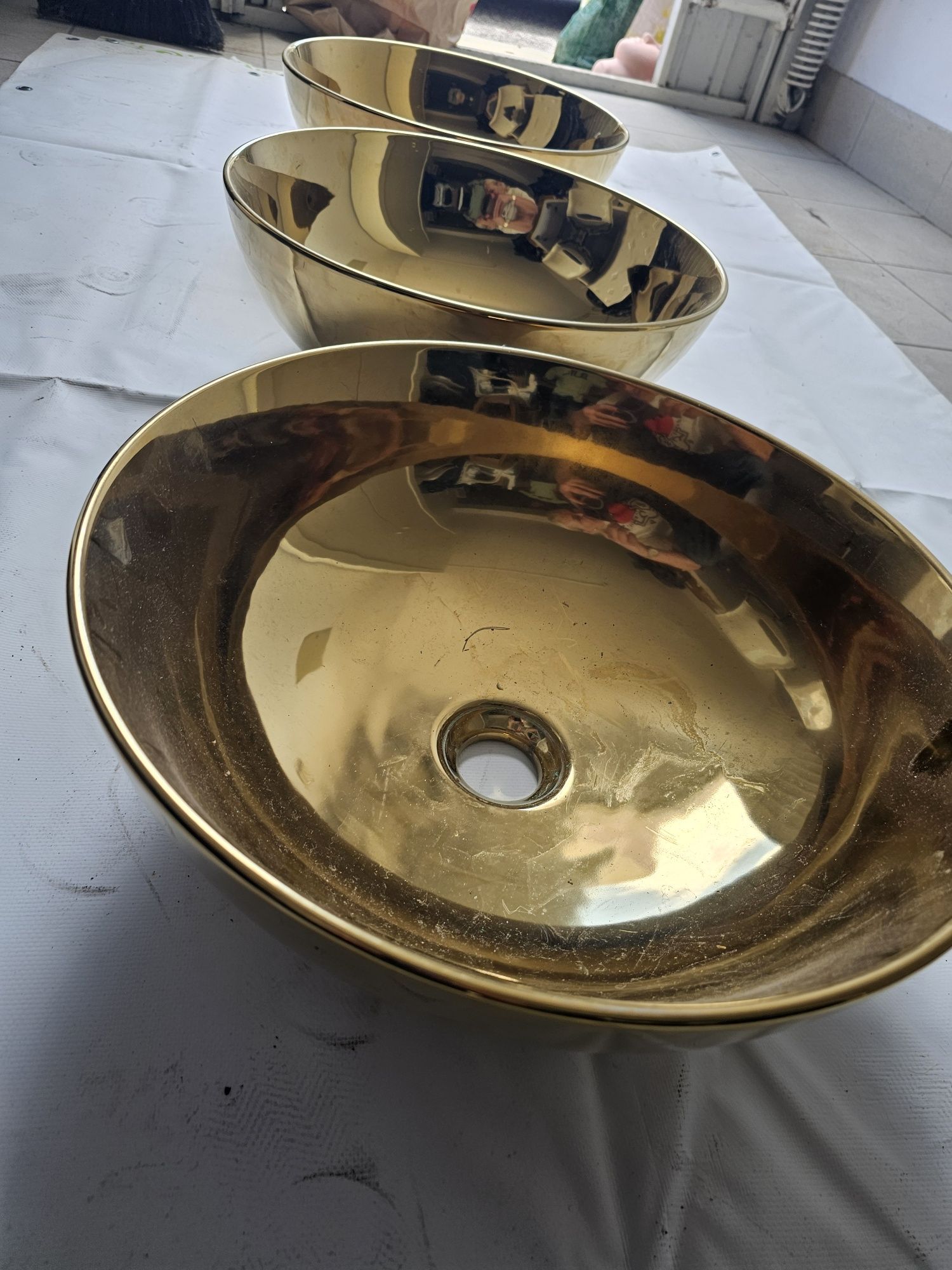 Lavatórios. Core dourado.  Ceramica. Óptimo estado 3 unidade
