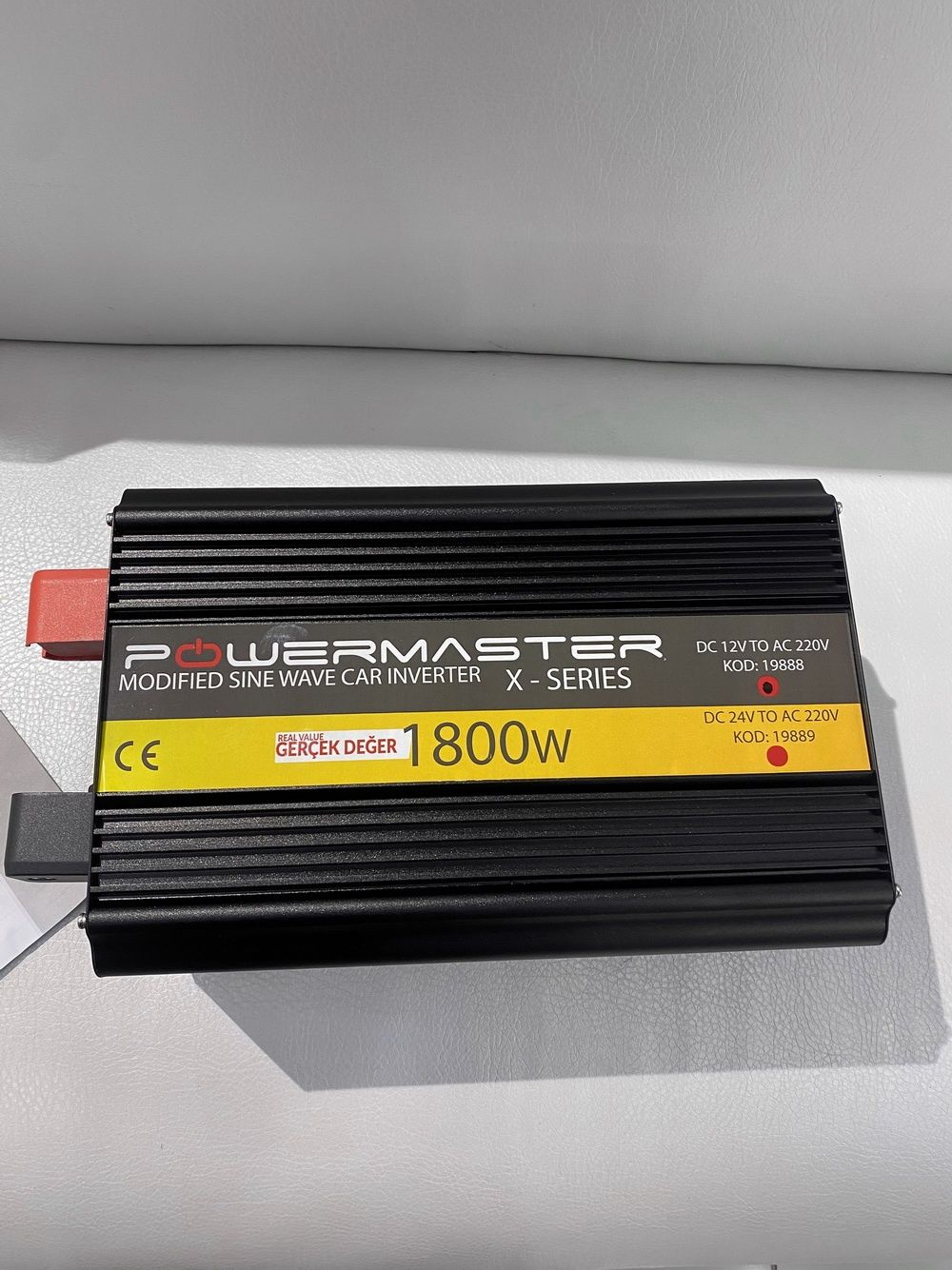 Powermaster Pwr1800-12 12 В,1800 Вт, інвертор з подвійним цифровим дис