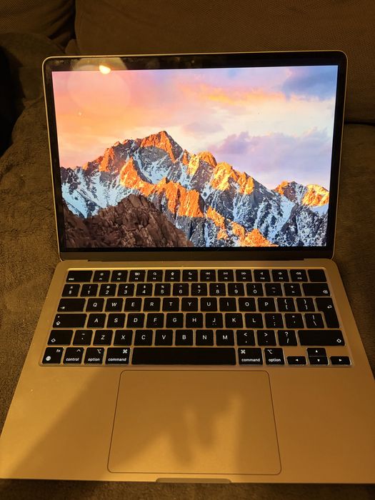 MacBook Air 2022 — 16GB / 512GB — Stan bardzo dobry + komplet