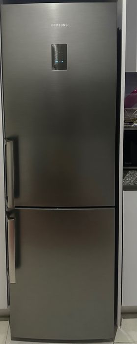 Frigorífico SAMSUNG Combinado RB33J3315SA/EF 339
Combinado Samsung