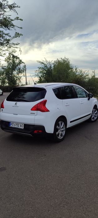 Продам автомобіль Peugeot 3008 Hybrid