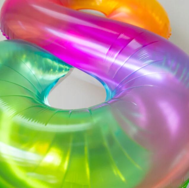 cyferka balon tęczowy ombre żelki piąte 5 dwa eleganckie urodziny pięć