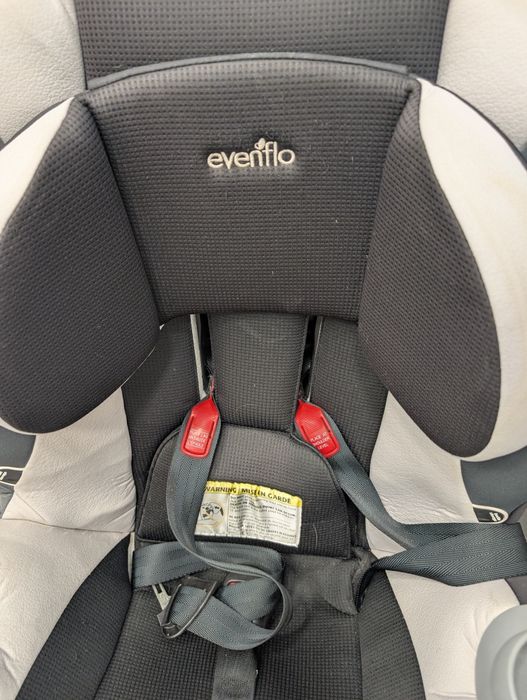 Дитяче автокрісло Evenflo(США)
