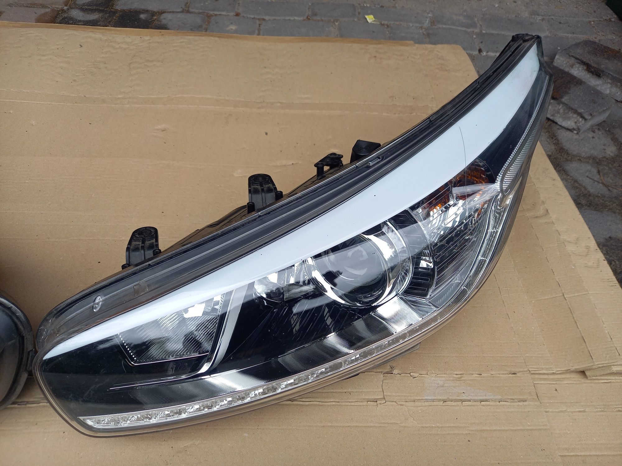 Lampy przód Kia Ceed II.