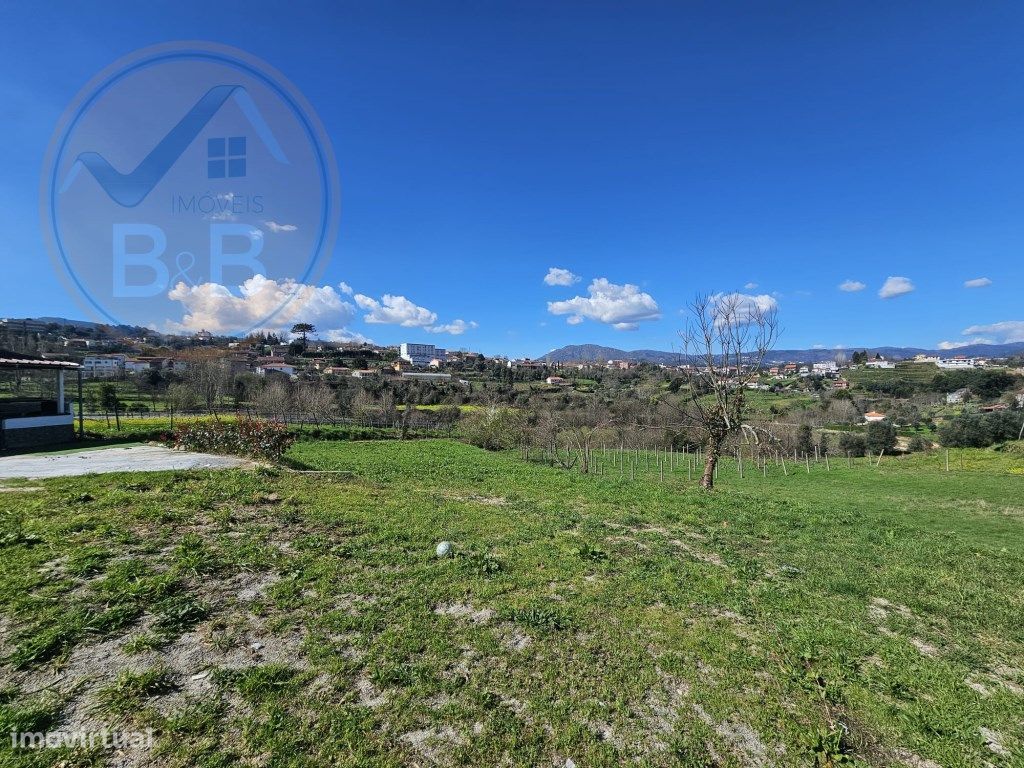 Quintinha com Alpendre Restaurado e Terreno de 5.383m² - Arco de Ba...