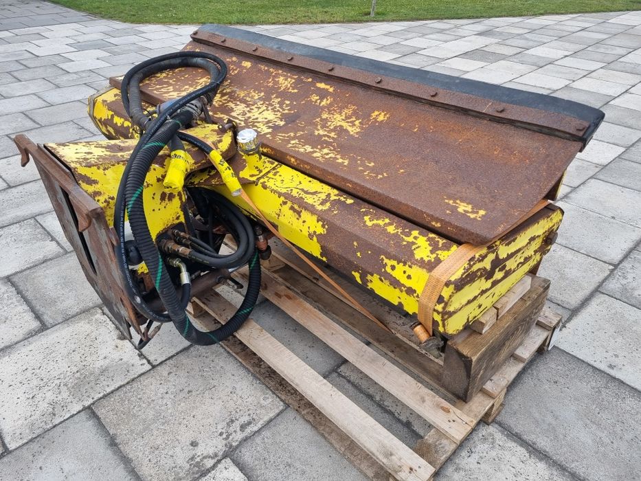 Szczotka zamiatarka pług do śniegu 2w1  z Wojska z własną hydrauliką