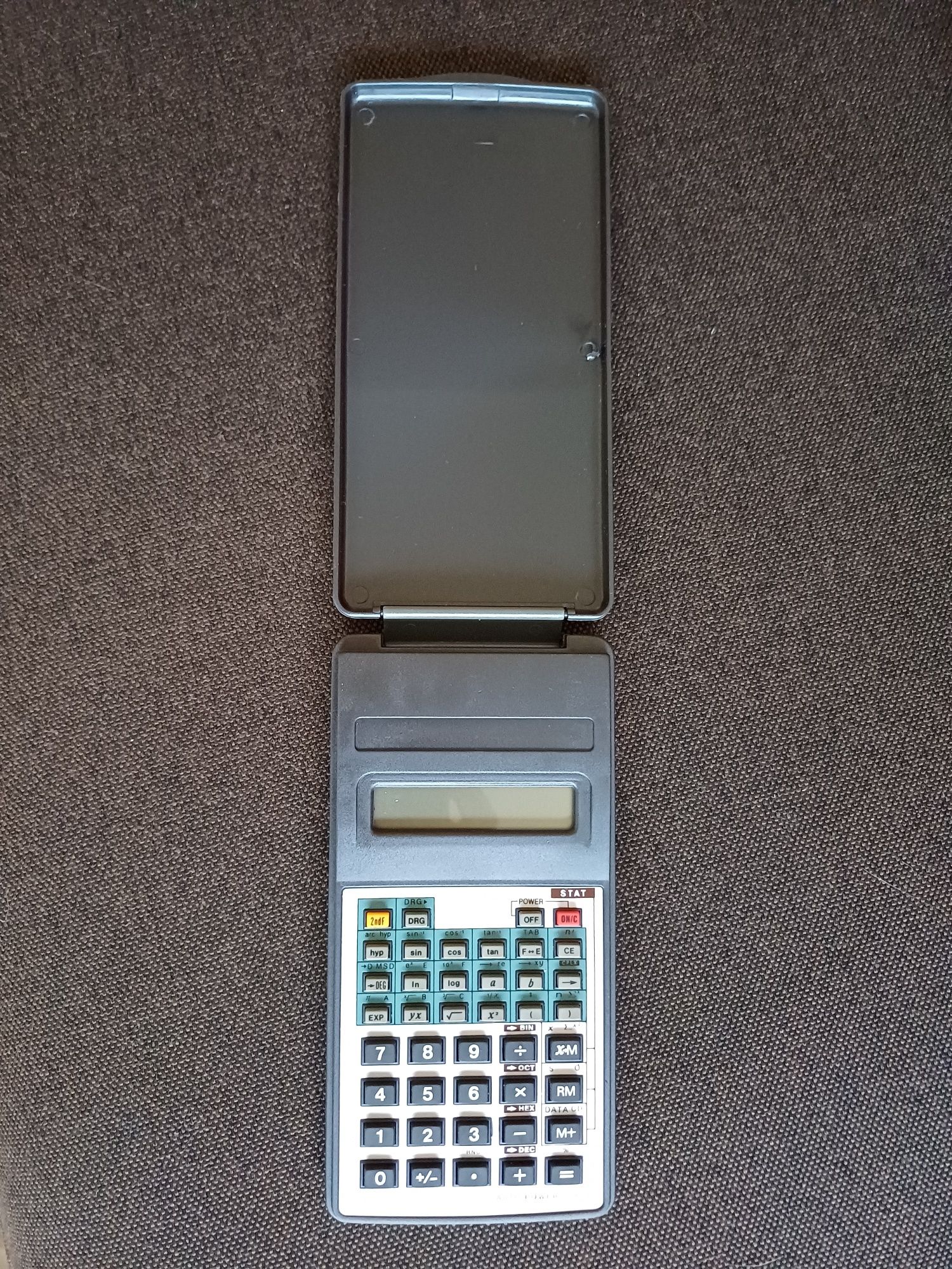 Calculadora científica modelo FX 82lb