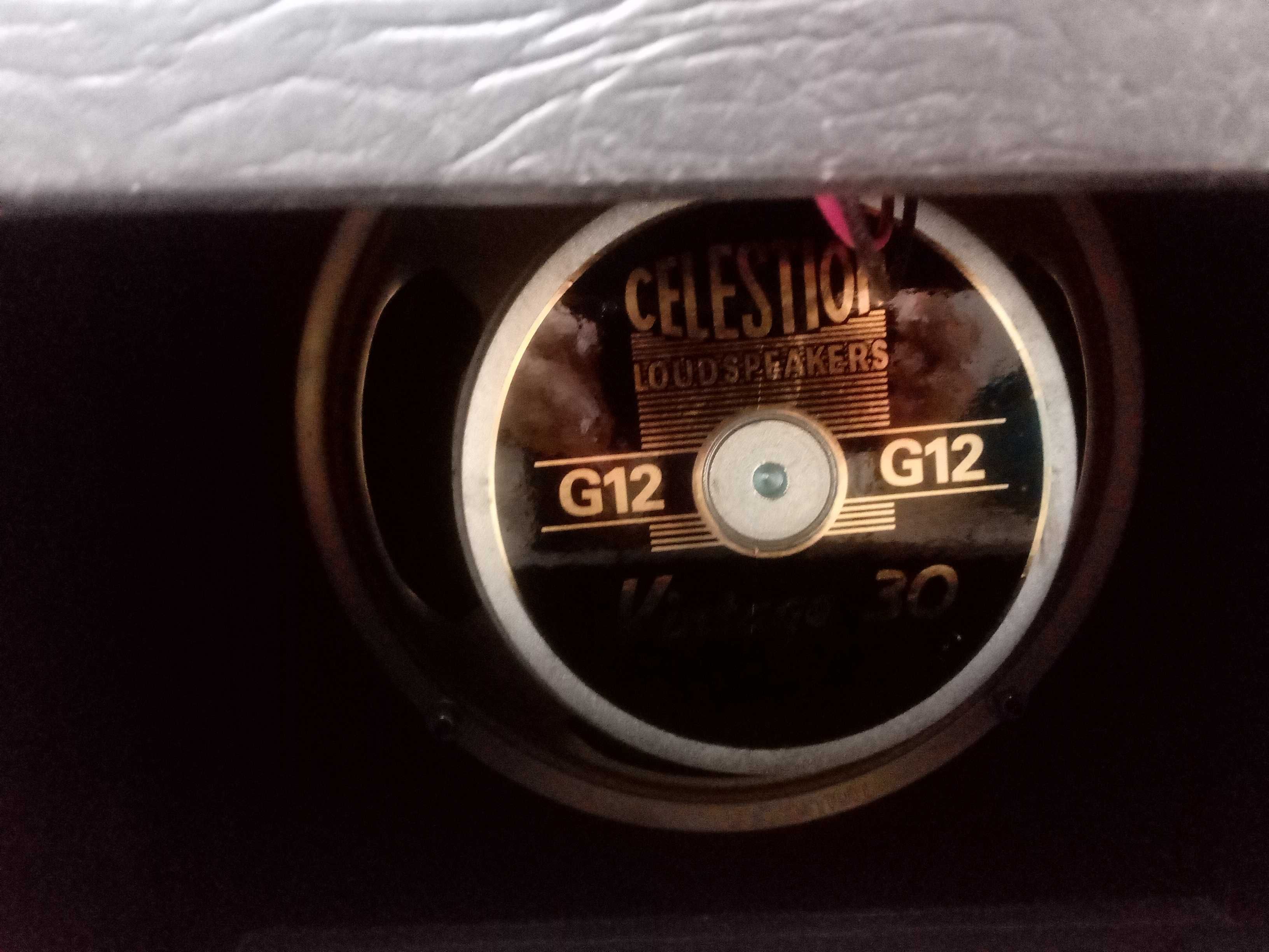 Coluna para guitarra elétrica Harley Benton G112 Celestion V30