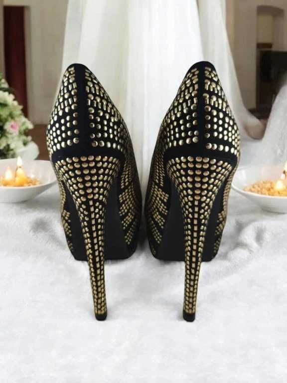 Bardzo wysokie szpilki złote z cekinami high heels obcasy czarne
