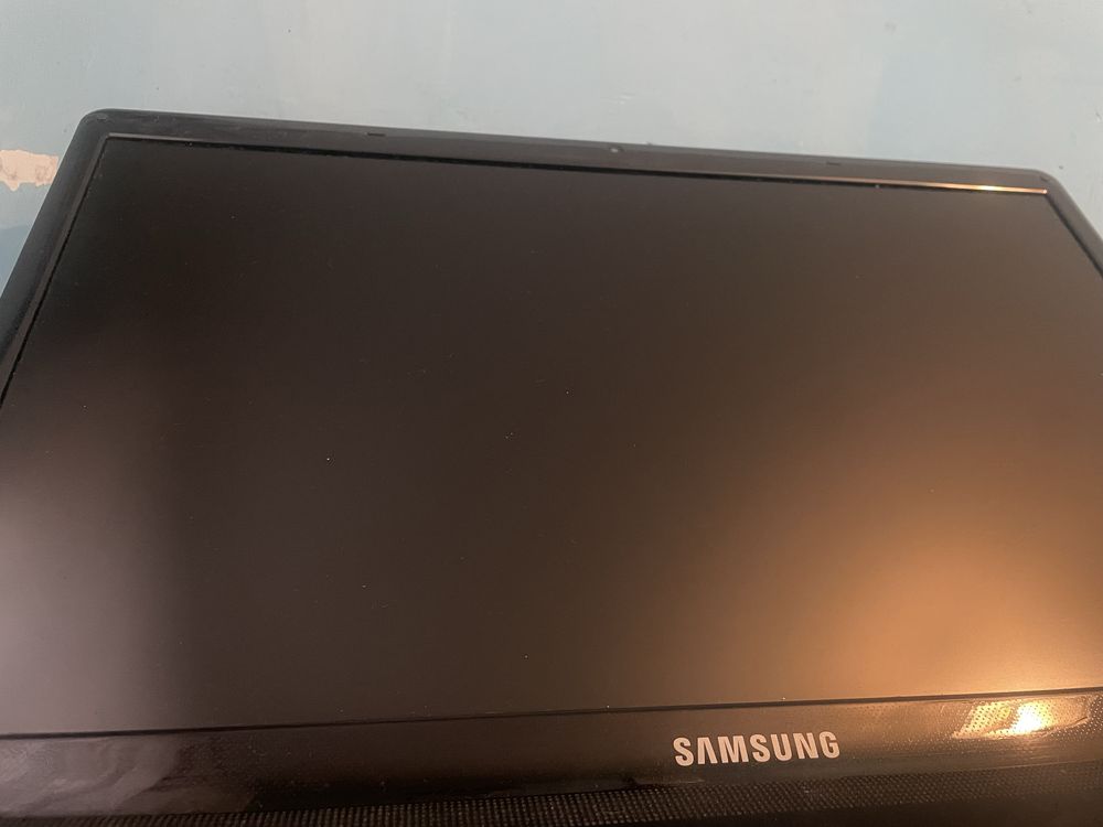Ноутбук Samsung np300e7z