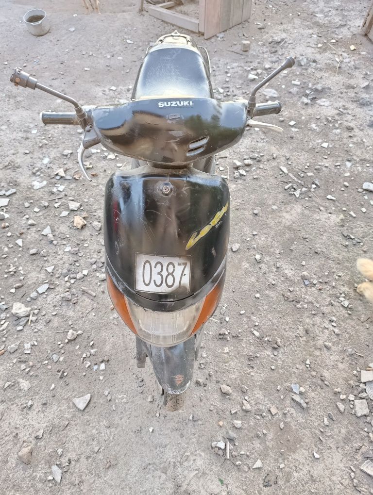 Продам мопед Сузукі летс