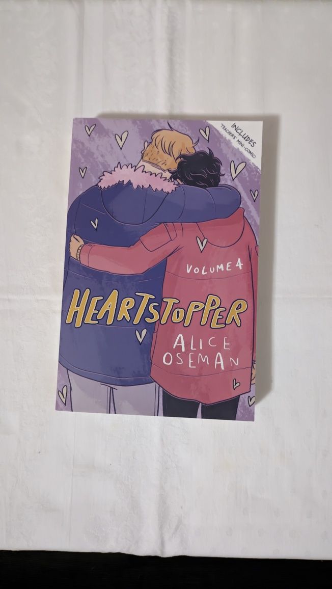 Coleção "Heartstopper", o livro 2 sendo de capa dura