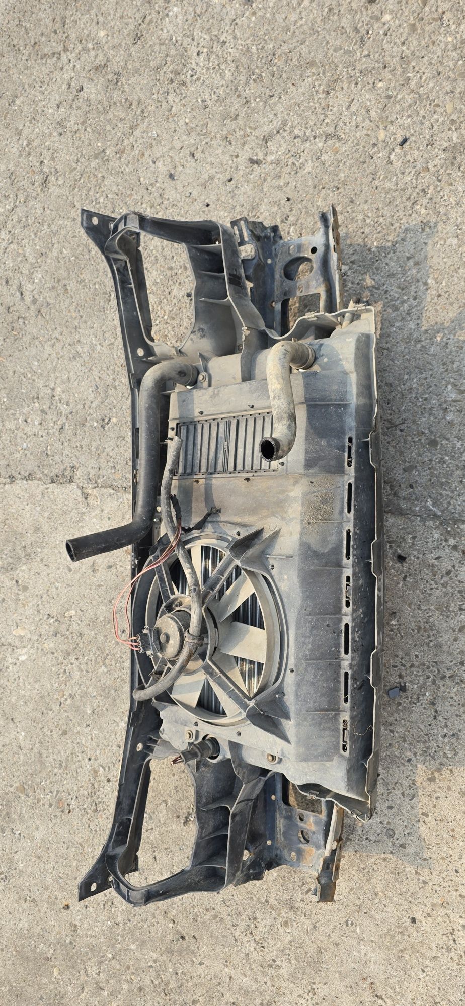 Pas przedni wentylator chłodnica VW Golf III 1.4