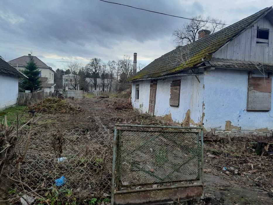 Продам ділянку в м.Жидачів, по вул.Героїв України, площа - 0,14га.