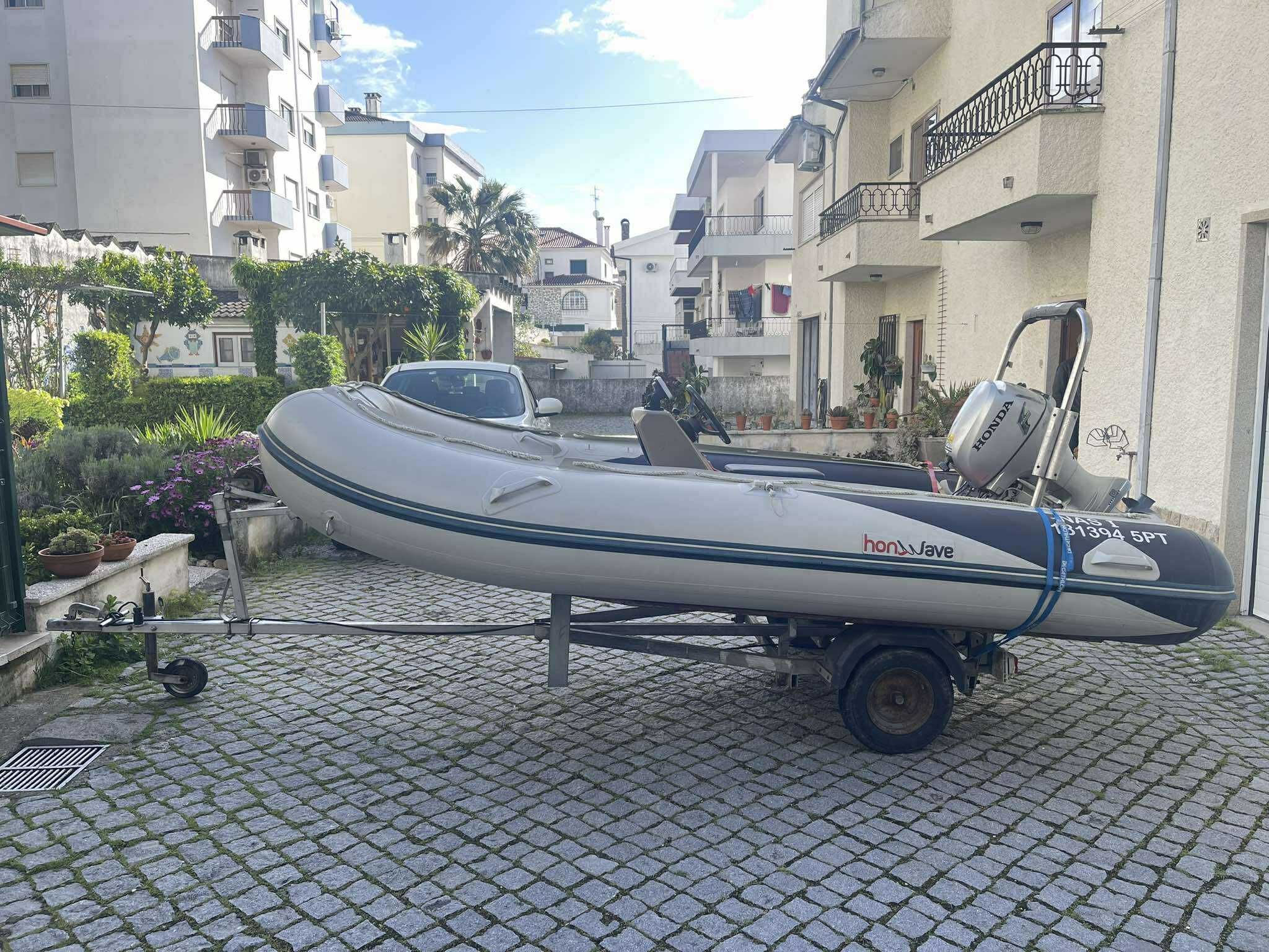 Barco HonWave T40 (4metros) com Motor Honda BF20 (20cvs)