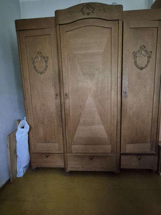 Szafa drewniana pojemna
