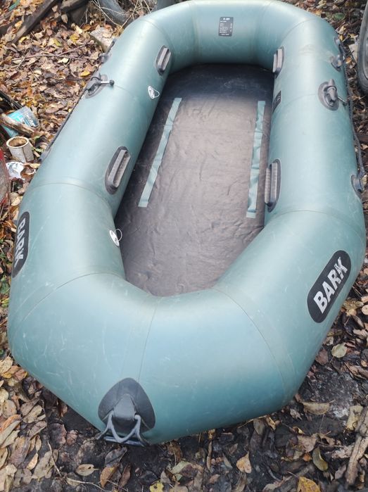 Продам лодку ПВХ барк 260