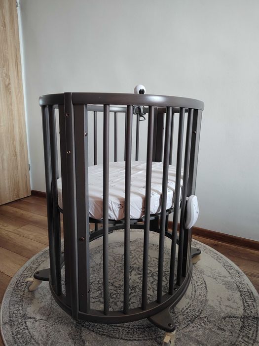 Łóżeczko stokke sleepi mini v3 z baldachimem, prześcieradłami i więcej