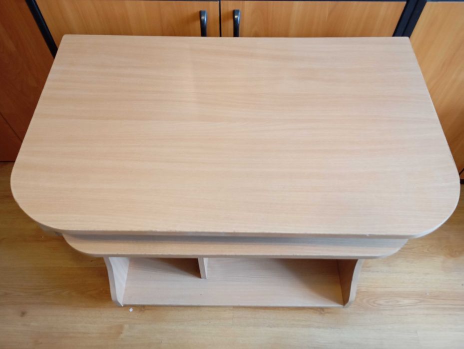 Biurko w kolorze buk