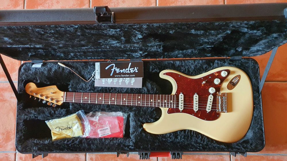Fender American Standard Limited Edition Stratocaster RW Vintage White