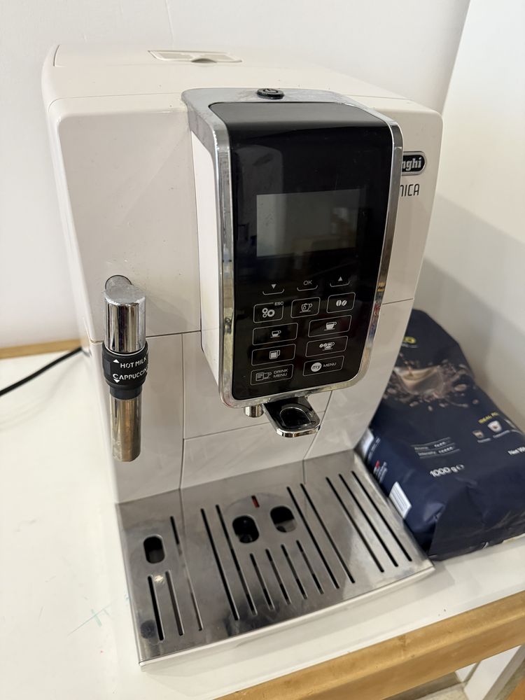 Кавомашина DeLonghi ECAM 350.35 W dinamica кофемашина