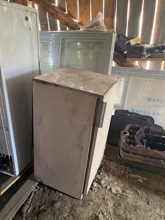 Морозилки та холодильник