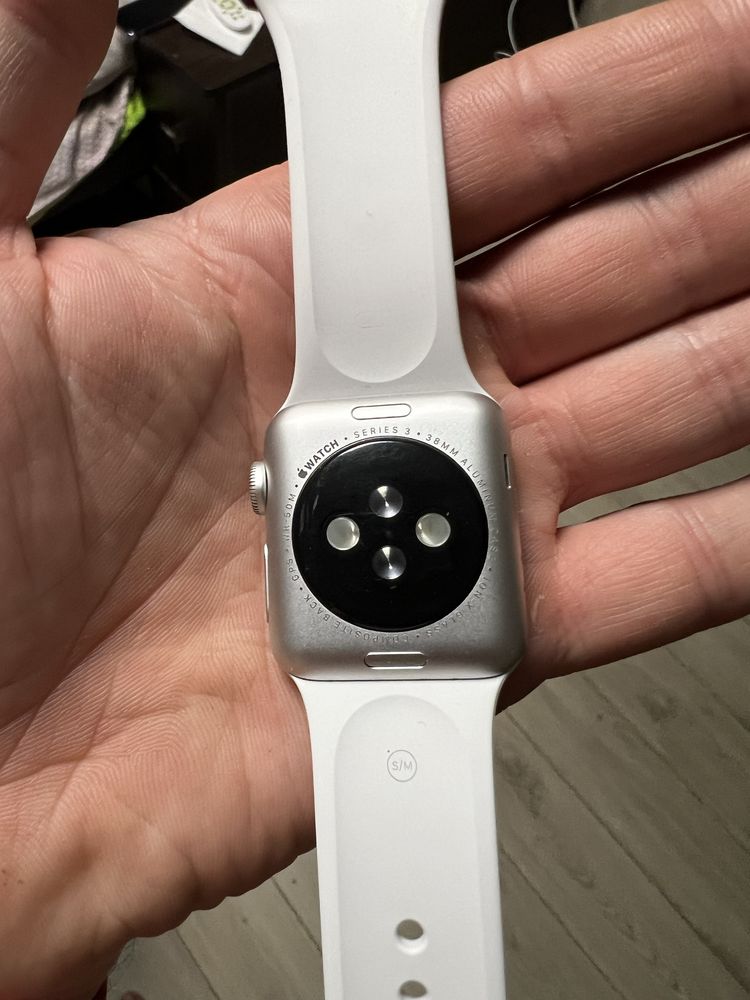 Apple Watch Series 3, 38mm.