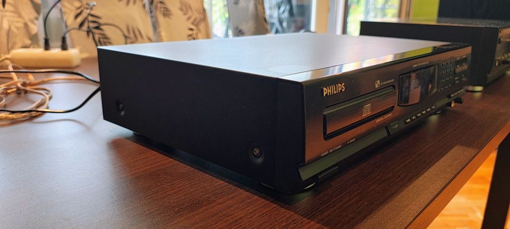 Odtwarzacz CD Philips CD751