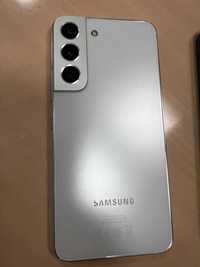 Samsung Galaxy S22 - 256GB - branco