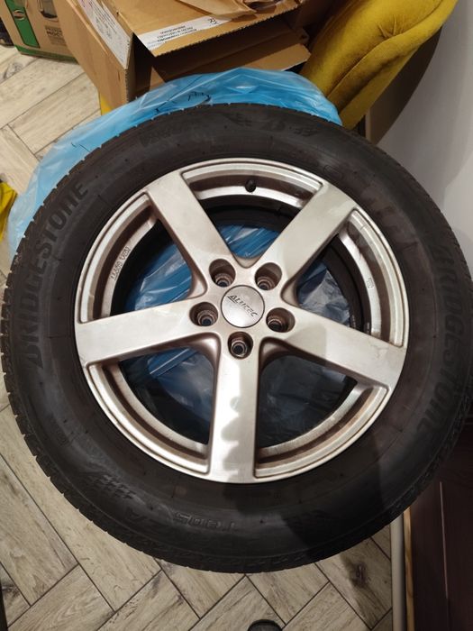 Opony Bridgestone Turanza T005 225/60/17 99v, 6-6.5mm, z felgami