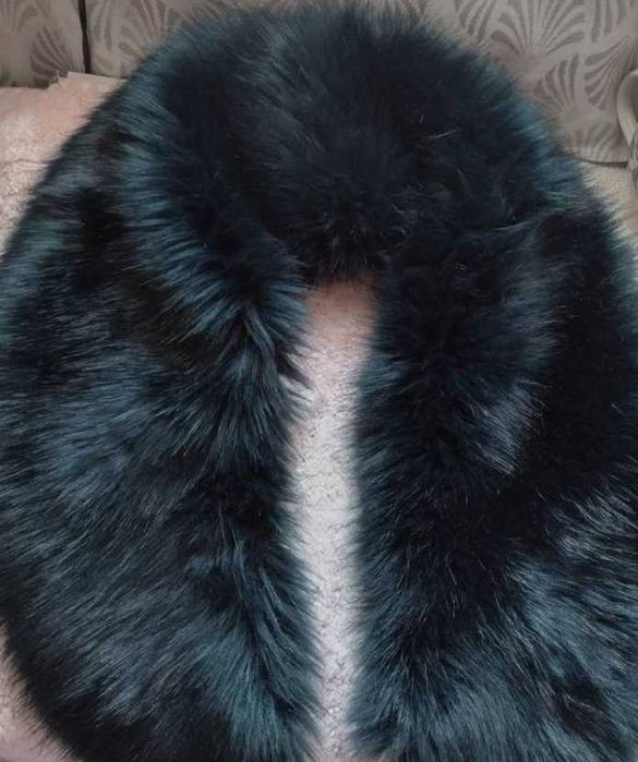 Duża, futrzana Etola z Londynu, Futrzany kołnierz, szal futerko