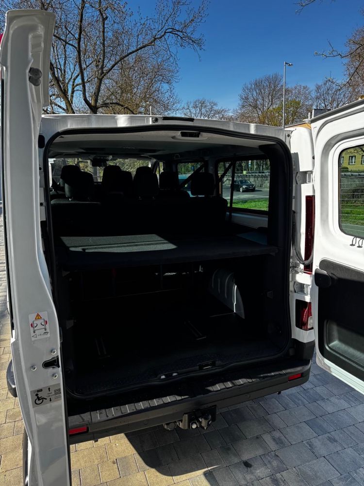 Do Wynajęcia Nowy Bus 9 os. Renault Trafic Long rocznik 2025 Klima