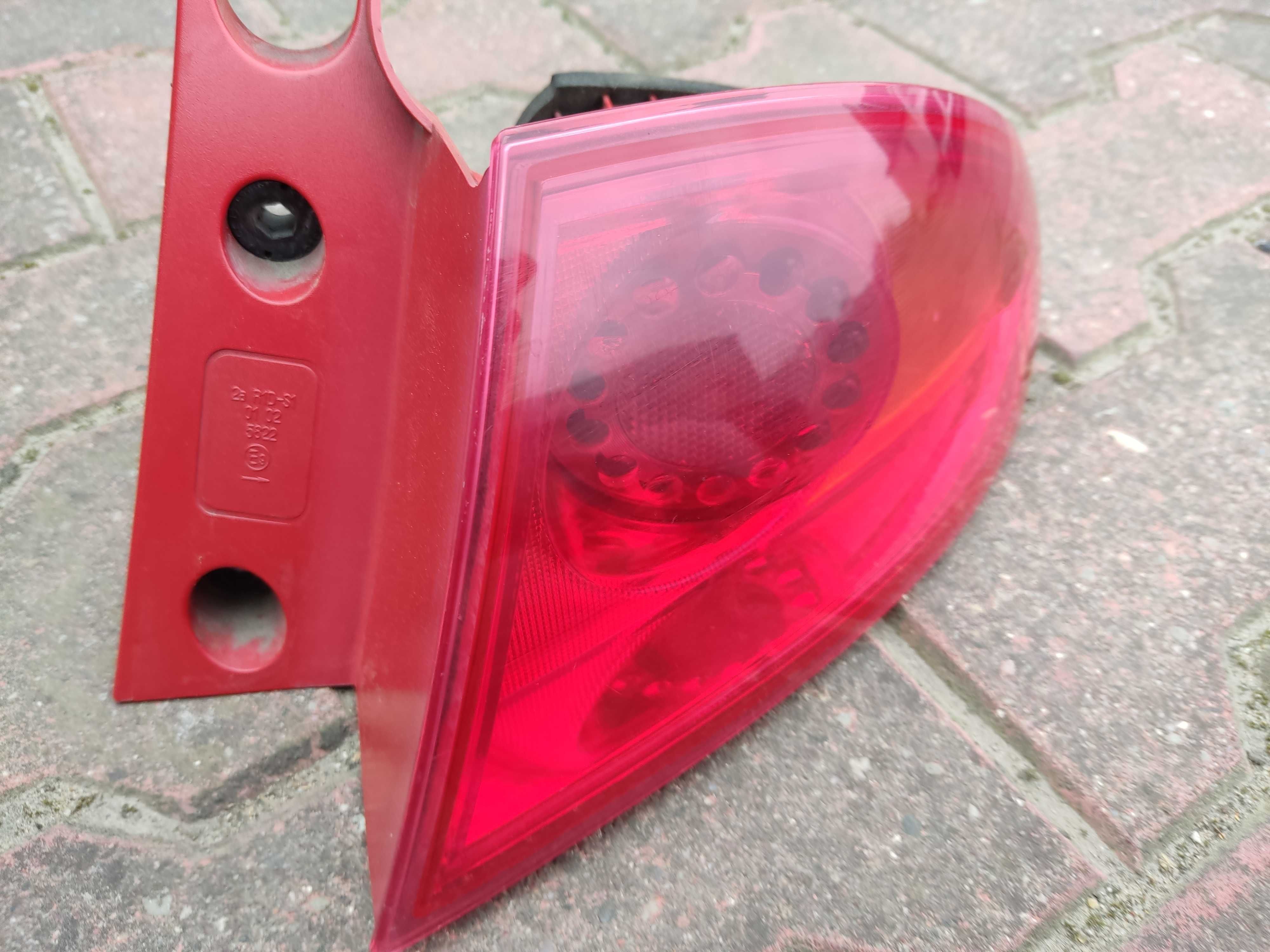 Komplet Lamp tylnych Seat Leon 2 1P polift 2010/2012