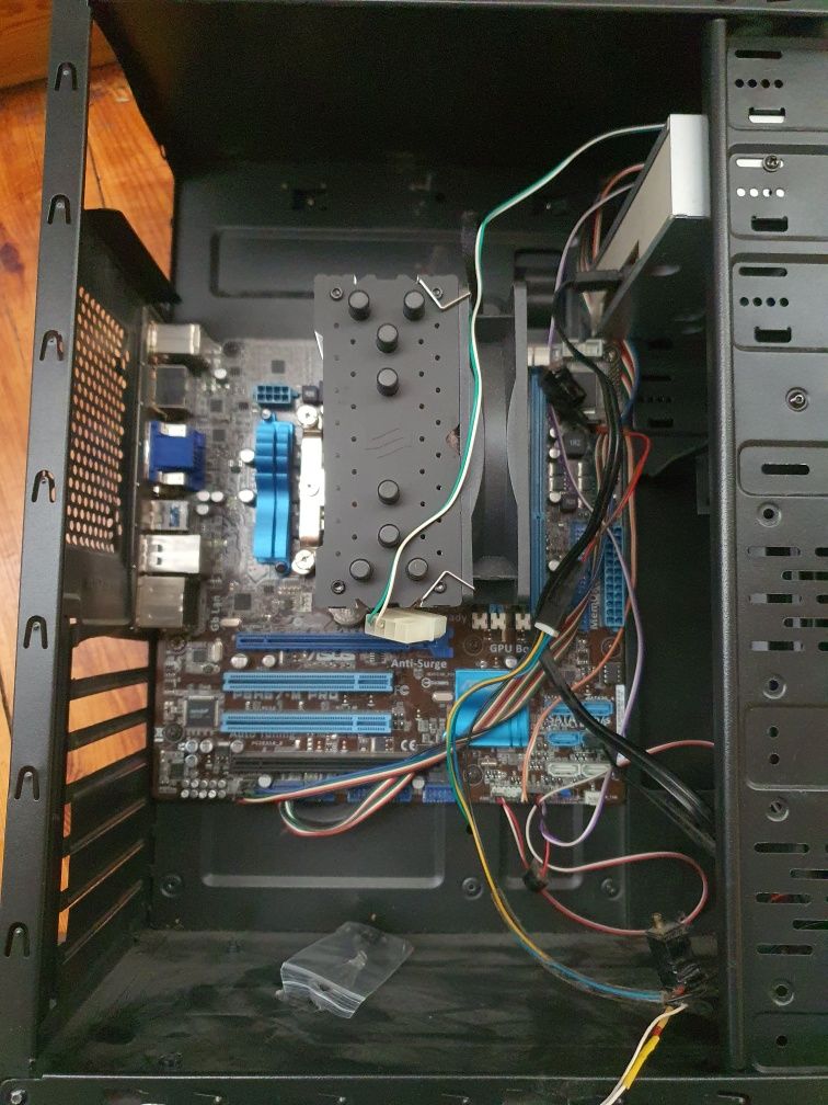 Komputer stacjonarny i5 3570k  ASUS P8H67-M PRO    16 GB RAM