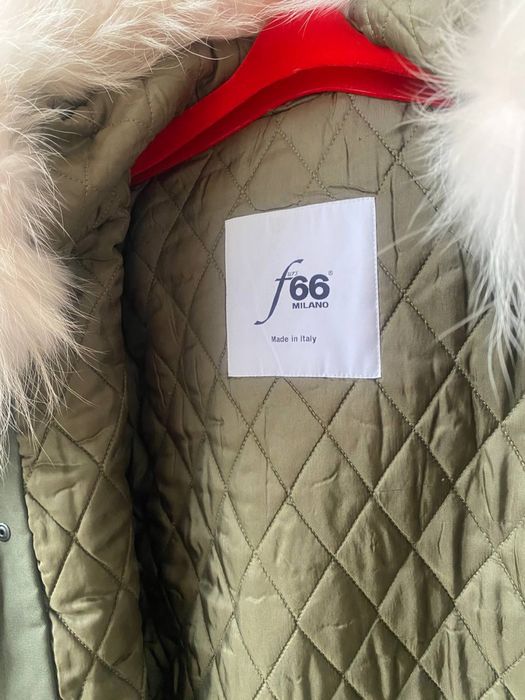 Парка кольору хакі з хутряним капюшоном від F66 Milano.