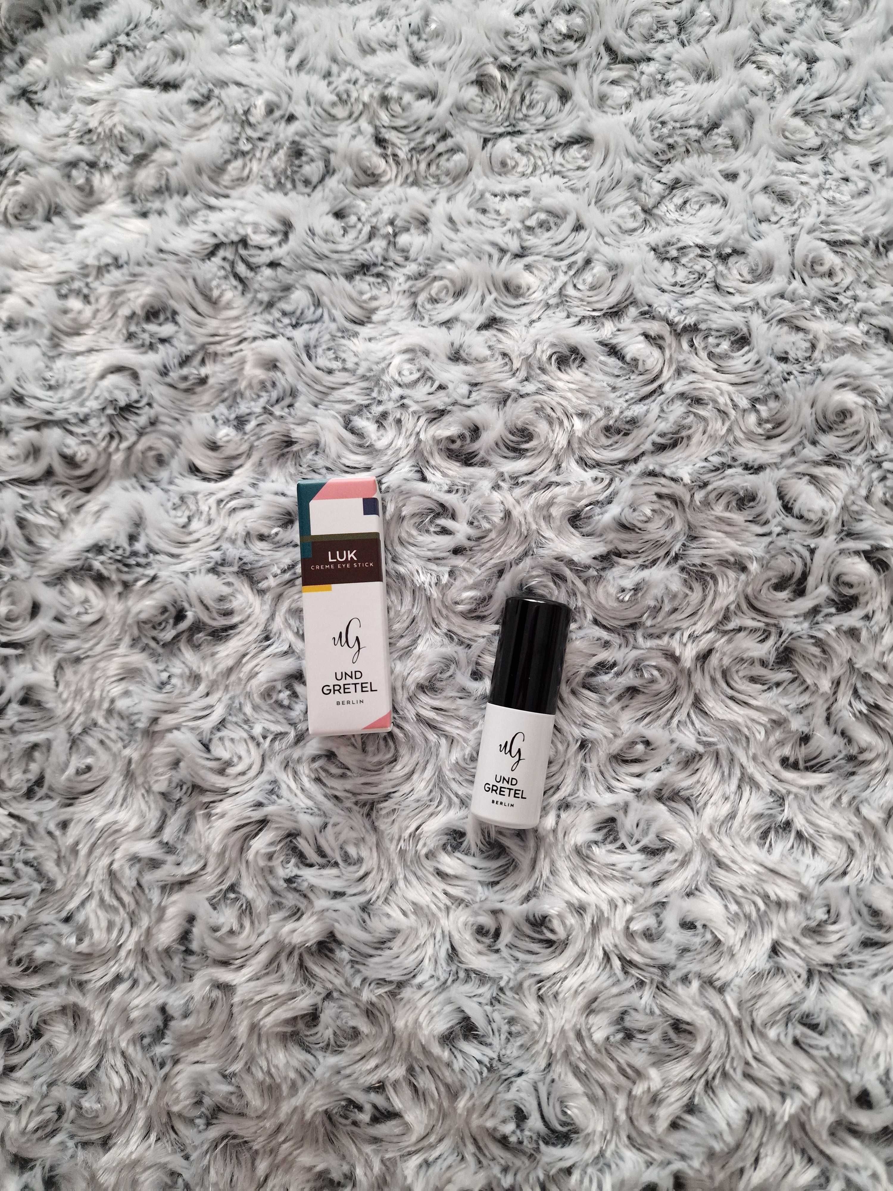Cień do powiek w sztyfcie LUK Creme Eye Stick Und Gretel 02 Sapphire