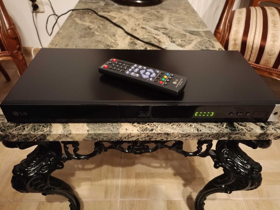 Odtwarzacz Blu-ray DVD LG BP420